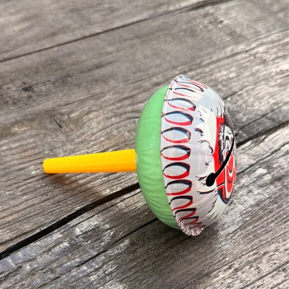 Vintage 1950s USA Toy Metal Tin Litho Circus Clown Face Rattle Noise Maker Party - Picture 3 of 6